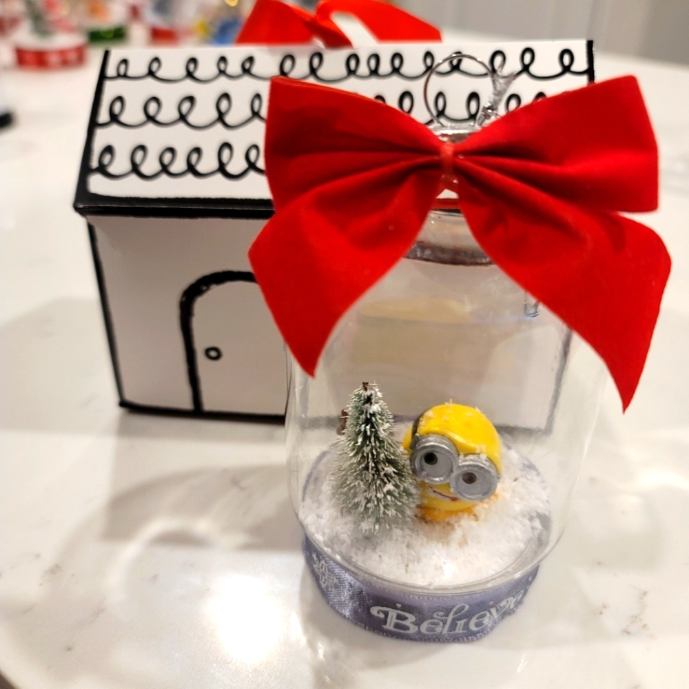Personalized Disney Minions – Bob Beautiful Christmas Ornament. Holyday gift.Chr